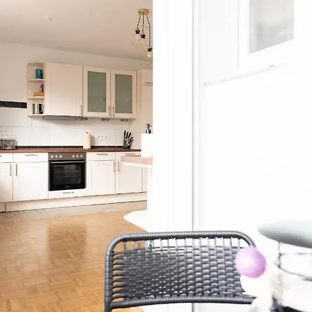 West35 Mit Balkon In Duisburg-duissern דירה