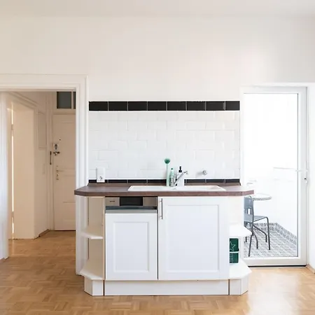West35 Mit Balkon In Duisburg-duissern דיסבורג