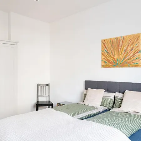 West35 Mit Balkon In Duisburg-duissern דירה דיסבורג