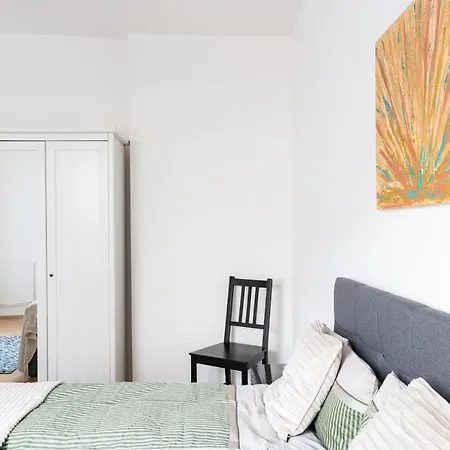 West35 Mit Balkon In Duisburg-duissern דיסבורג